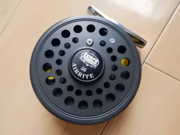 AXISCO AIRRITE 56 フライリール