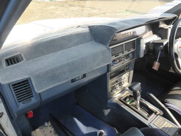 日産R31 スカイライン用のダッシュマット　米国製　新品　破格値