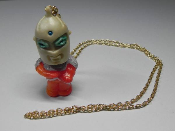 1967年製 ウルトラセブン ソフビ人形 ペンダント 円谷プロ 当時物 古い ウルトラセブン ソフビ人形 ペンダント・円谷プロ 1967年製