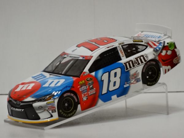 新作 M&M's RED WHITE & BLUE '2016 TOYOTA CAMRY / KYLE BUSCH