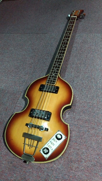 中古バイオリンベース。格安スタート。