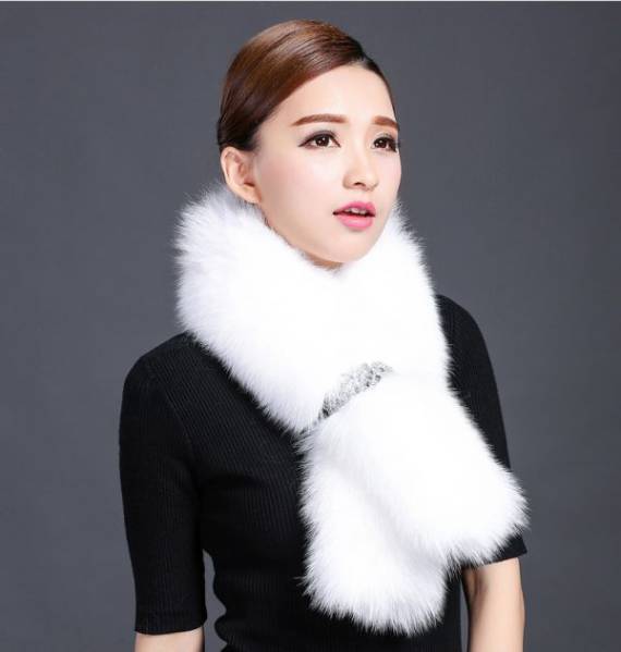 E柔らかな毛皮のフォックス編み込んマフラー 保温性も抜群