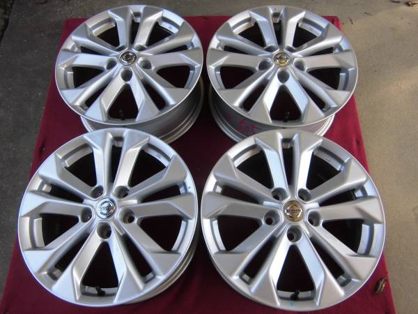 ★新車外し 日産T32 エクストレイル純正 エルグランド ジューク