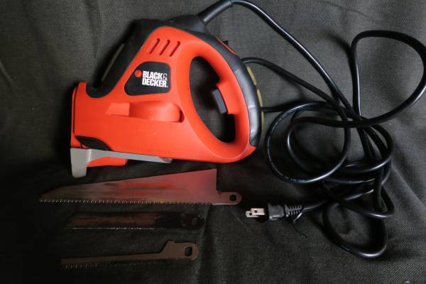 ブラック＆デッカー 電動式ノコギリ ジグソー KS900G