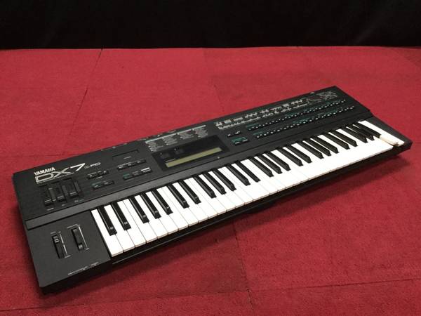 YAMAHA DX7Ⅱ-FD シンセサイザー キーボード ヤマハ 0805 YAMAHA DX7Ⅱ-FD シンセサイザー☆現状品 YAMAHA DX7Ⅱ-FD
