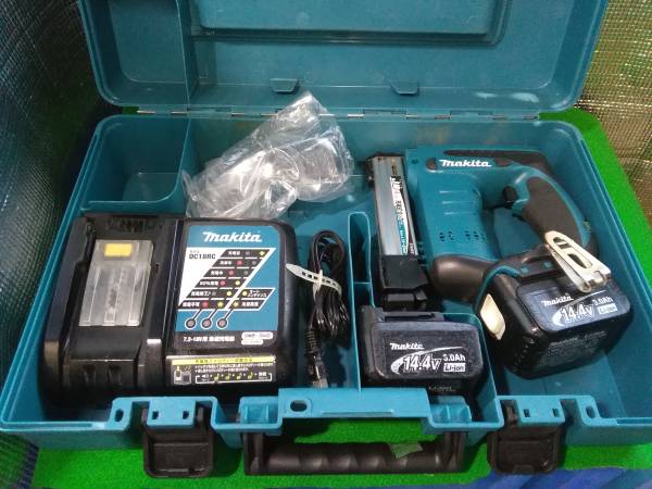 マキタ　１４.4Ｖ　４ｍｍ　充電式タッカー　ＳＥＴ