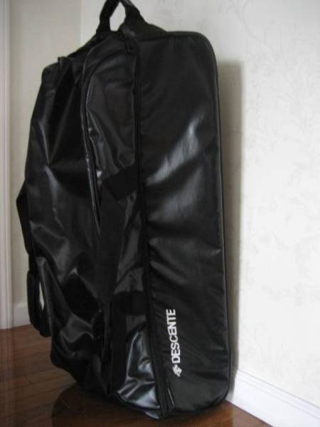 デサント　キャスター付きバッグ　大