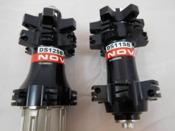 NOVATEC ストレートプル ディスク ハブ　シクロ　シマノ BD 11s