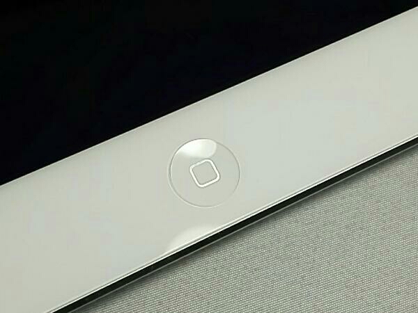 ジャンク】SoftBank MD794ZP/A iPad Air 16GB (3015)