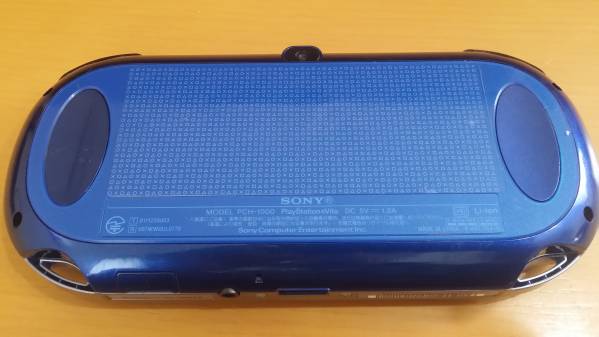 PlayStation Vita PCH-1000 青 8Gメモリカード ソフトケース付 SONY PS