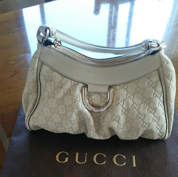 グッチ GUCCI ホワイト レザー ショルダーバッグ 190525