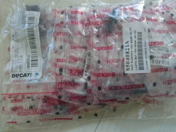 DUCATI純正 ST用ウェルナット SET　M6×4， M5×25