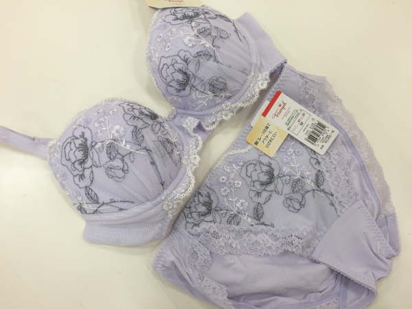 トリンプ 天使のブラ 極上の谷間 C75 M パープル ショーツセット