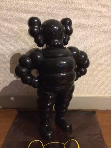KAWS フィギュア CHUM サイン入り ブラック 美品 カウズ