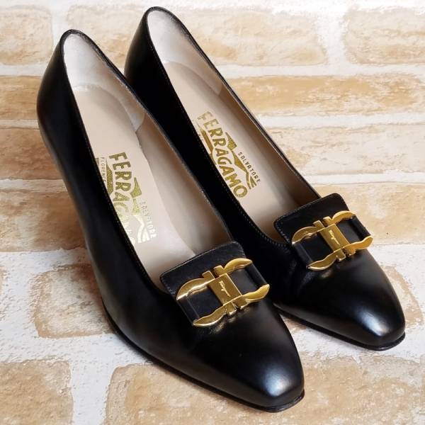 フェラガモ ガンチーニ レザーパンプス ブラック 6D 23cm程度