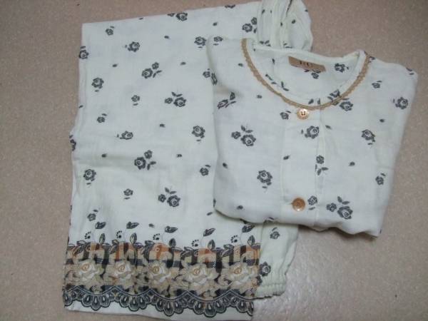 未使用品★　DAKS/ダックス パジャマ　Ｌサイズ　レディース長袖/長ズボン 綿１００％　前開きボタン