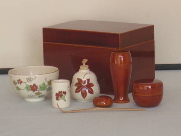 重箱 | 五段重箱 輪島塗の塗師屋 3,300,000円（税込） 四季草花蒔絵