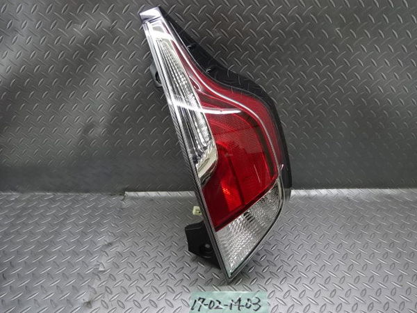 トヨタ AQUA 純正テールランプ 右側　後期 トヨタ AQUA 純正テールランプ 右側 後期 車・バイク・自転車 パーツ