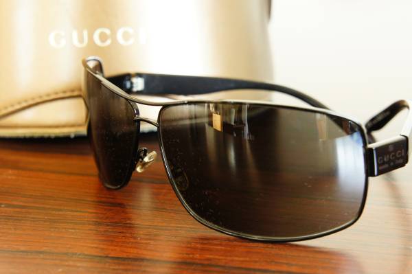 【GUCCI】　　サングラス　ケース付