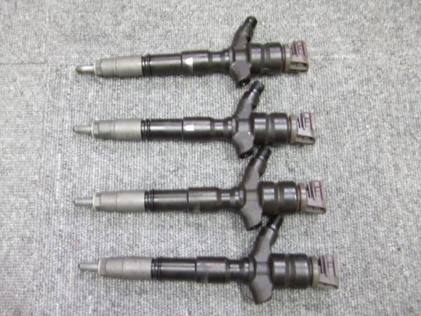 KDH206 ハイエース インジェクション 4本 23670-30440 DENSO 200系