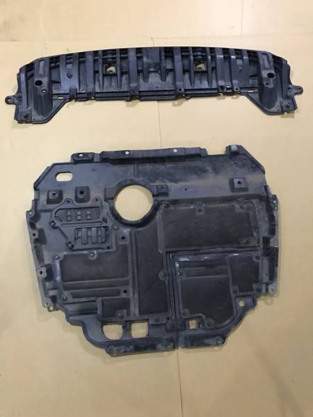 プリウス　30後期　ZVW30　フロント　アンダーカバー　2枚　中古品　激安　売り切り