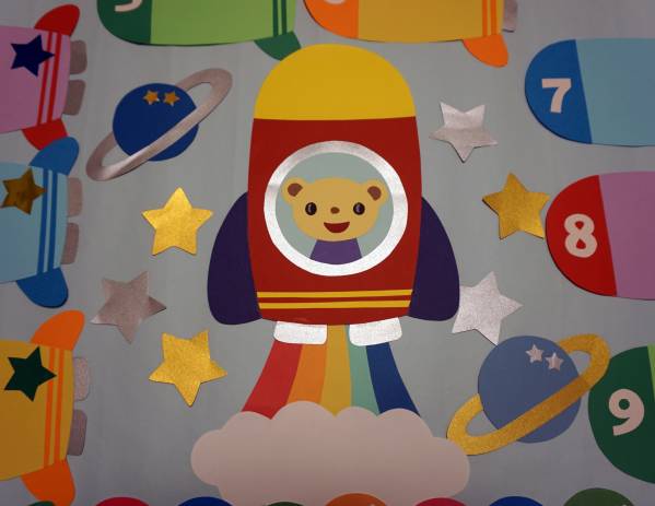 カラフルロケットのお誕生日表/壁面飾り/保育園 幼稚園の入札履歴