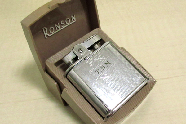 メルカリ ジャンク品！Zippoライター2個セット！ の落札相場