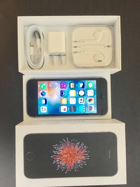 iPhone 13 Pro ゴールド 256 《中古美品》iPhone SE 64GBブラック 国内正規