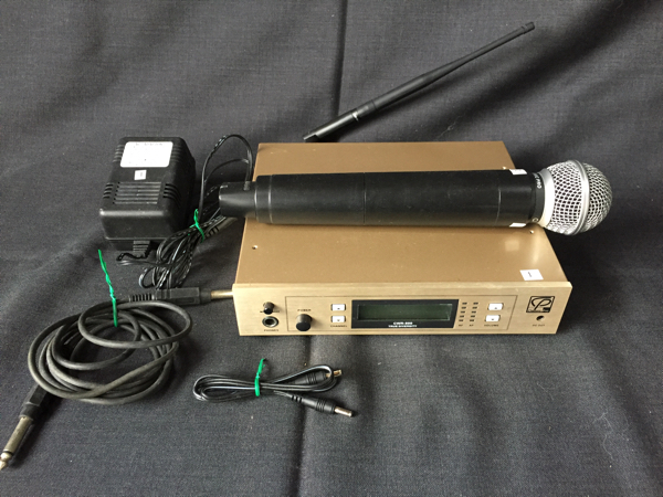 1)Classic Pro ワイヤレスマイク CWM801S 動作確認済 /カラオケ機器