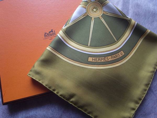 新品　HERMES　エルメス　スカーフ　グリーン系