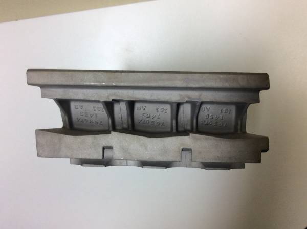 【航空機・部品】タービンブレード ジェットエンジン 放出品 詳細不明◆26611