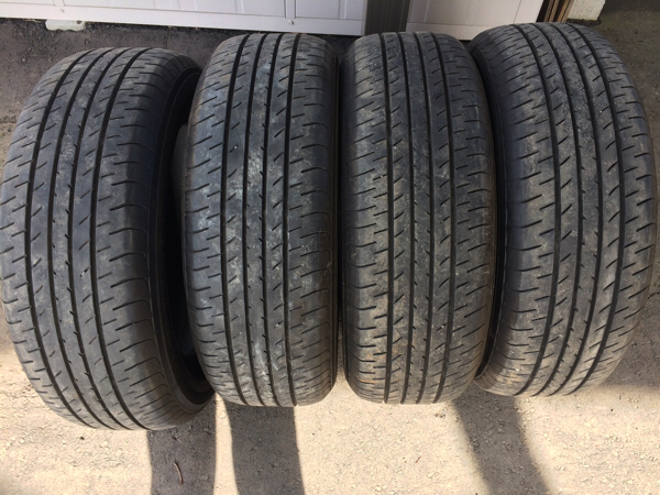 225/60R17 アルファード新車添付タイヤヨコハマブルーアース 2万キロ 