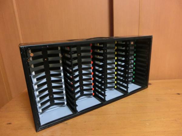 昭和レトロ カセットテープ ケース・ラック 40本収納 プッシュ式・手持ち・壁掛け・スチール