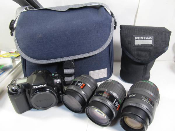 ペンタックス　ist D　PENTAX-F ZOOM 28-80mm/35-135mm/70-200mm バック