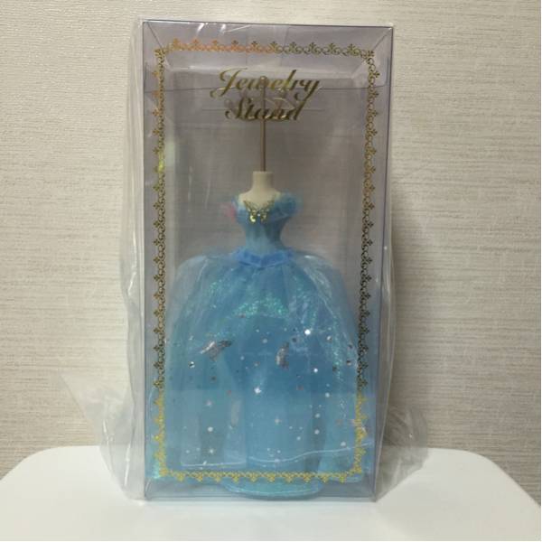ディズニーストア アクセサリースタンド シンデレラ ドレス 実写版 完売品