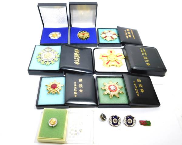 記念章 ピンバッジ 9点 セット 日本消防協会 勤続章 精績章 顕功章 功績章 等 警察グッズ 売買されたオークション情報 Yahooの商品情報をアーカイブ公開 オークファン Aucfan Com