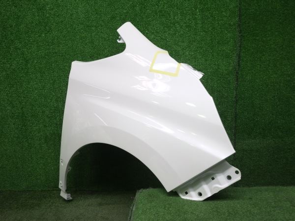 YP22830 ヴォクシー ZS 80系 右フェンダー ZRR80W/ZRR85W/ZWR80W