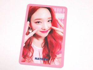 twice トレカ ナヨンのYahoo!オークション(旧ヤフオク!)の相場・価格を  