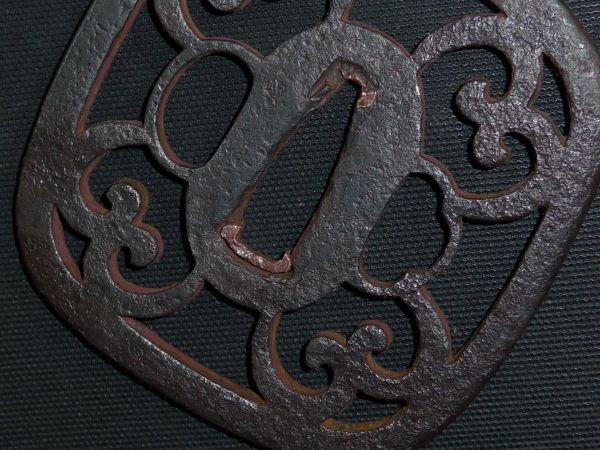 ▲▽大刀尾張透鍔　江戸時代　鉄透かし　7.6×7.4×0.5ｃｍ　刀装具/刀剣▲▽