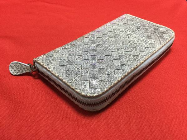 希少⁄美品✨ボッテガ 超美品 ボッテガヴェネタ 長財布 パイソン 希少⁄美品✨ボッテガ 超美品 ボッテガヴェネタ 長財布 パイソン
