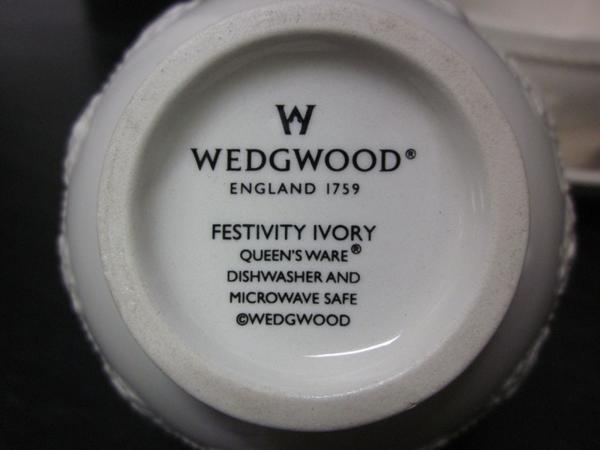 656★中古良品★WEDGWOODウェッジウッド★湯呑み茶碗＆ボウル★FESTIVITY IVORY/NIGHT AND DAY