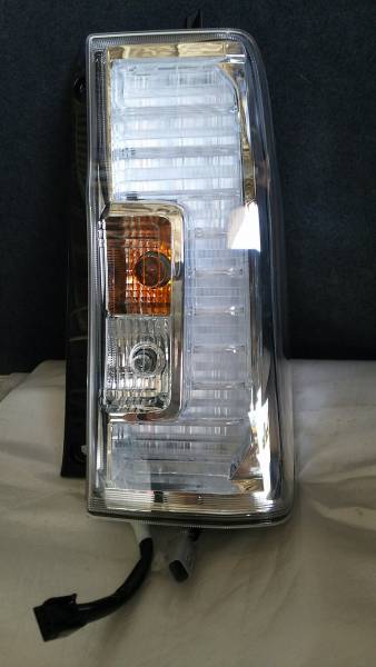 ダイハツ タントカスタム LA600S 右 テールランプ