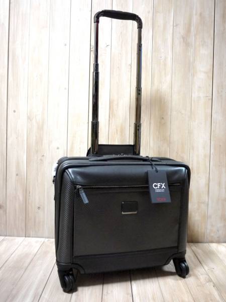 tumi cfx 絡まり カーボンファイバー バッグ 