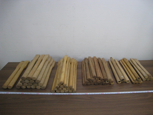 □20 金物店在庫品 金槌 金づち 玄能の柄 76点まとめて 大工道具 /464