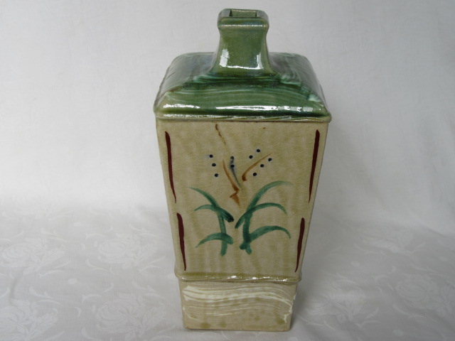 益子『明石庄作』刷毛目鉄絵花紋角瓶