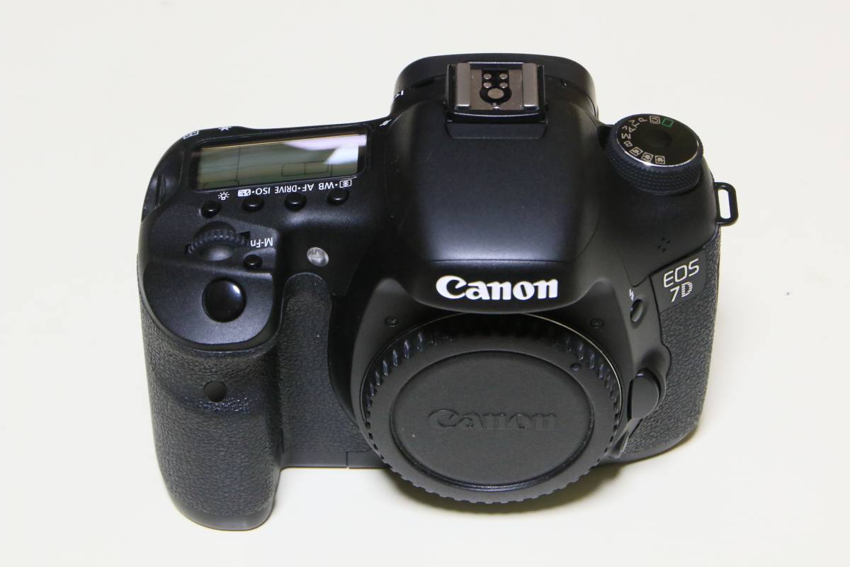 ★☆【美品】送料無料CANON EOS 7D ボディ　おまけ4G+2GCF+予備バッテリー付属品完備☆★