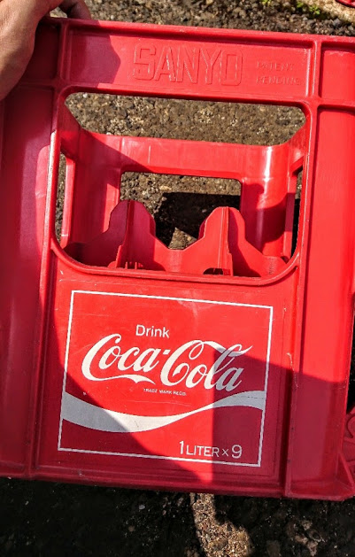 コカ・コーラ 1リットル瓶 配送用プラケース 9本用 COCA-COLA コカ・コーラ 1リットル瓶 配送用プラケース 9本用 COCA-COLA