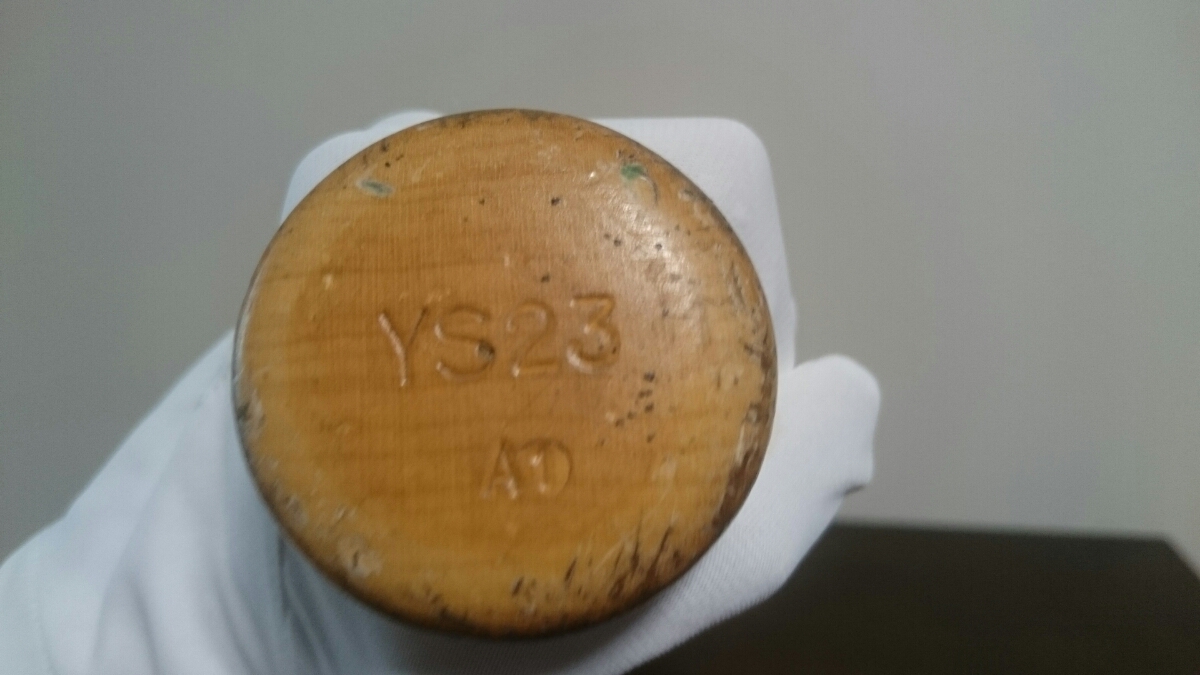 ヤクルトスワローズ　山田哲人　実使用バット　アンダーアーマー