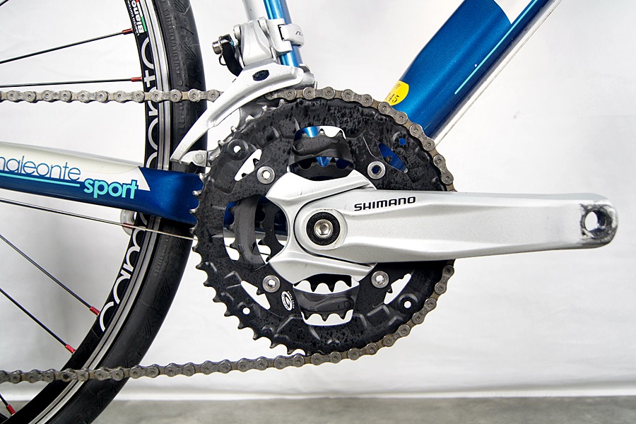 ビアンキ Bianchi カメレオンテ3 CAMALEONTE3 ALIVIO 2013年モデル アルミ クロスバイク 47サイズ 9速 ネイビー