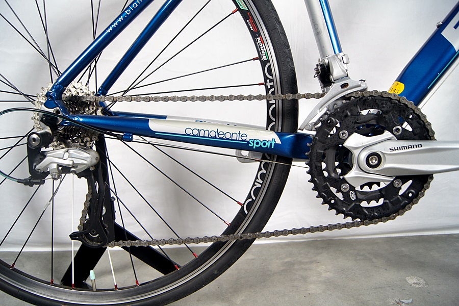 ビアンキ Bianchi カメレオンテ3 CAMALEONTE3 ALIVIO 2013年モデル アルミ クロスバイク 47サイズ 9速 ネイビー